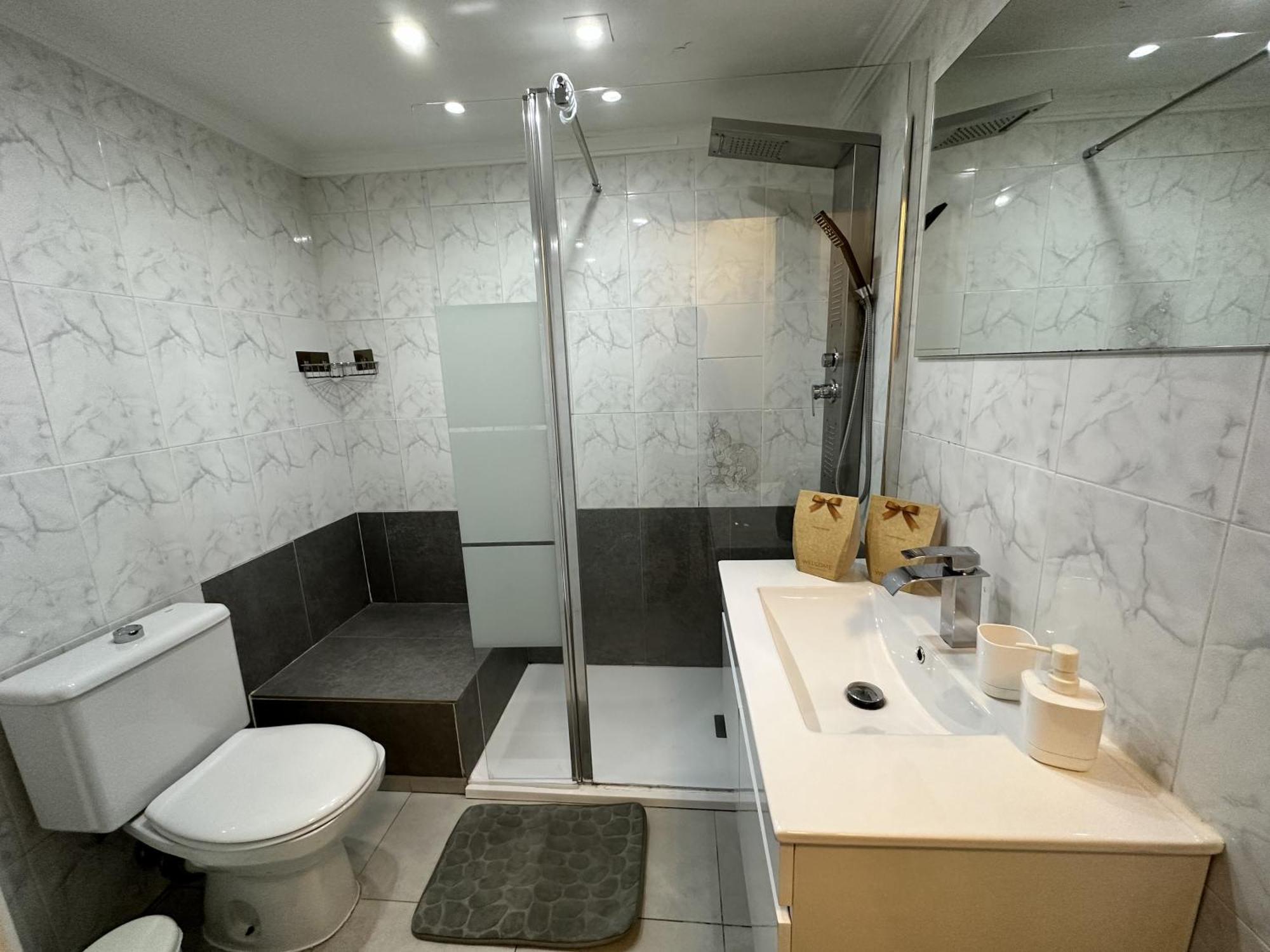 Ver1 - Terraza - 1 Dorm - Wifi - Centro A 100 Metros - Playa A 600 Metros Torremolinos Exteriör bild